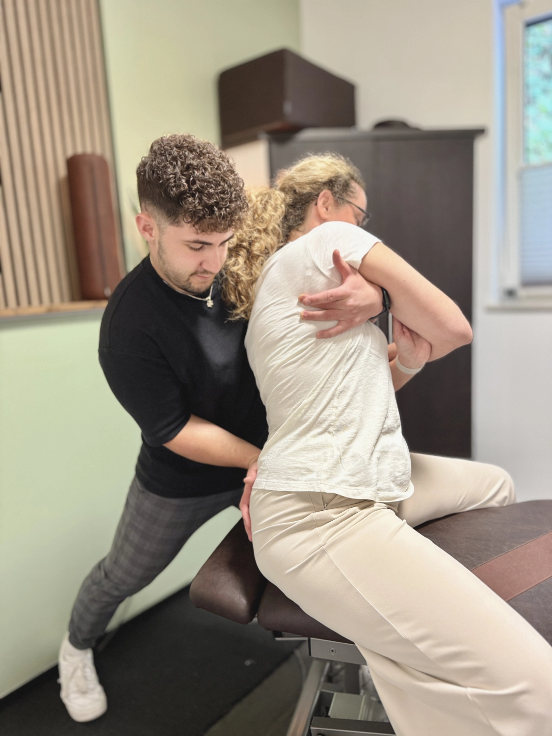 React Heinsberg, Physiotherapie Heinsberg, Physiotherapeut Heinsberg, Osteopathie Heinsberg, Chinesische Physiotherapeutin, Re.act